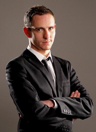 Loic-BONNET-Comedien-Portrait
